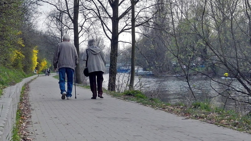 Peníze na stáří má zajistit renta za prodaný dům. Dědicové mají smůlu. Více na: www.novinky.cz