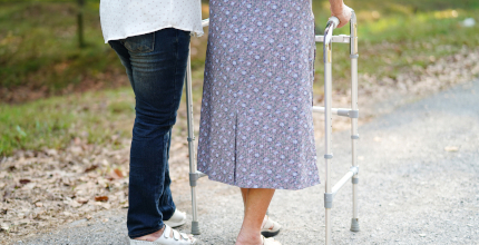 Jaké zdravotnické prostředky, které by špatně pohyblivému člověku usnadnily život doma, může pojišťovna proplatit?