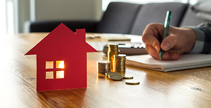 Bezpečí domova, obzvláště v současné době, je pro každého naprosto zásadní. O tom, jak ochránit domov před běžnými riziky se dozvíte v novém článku.