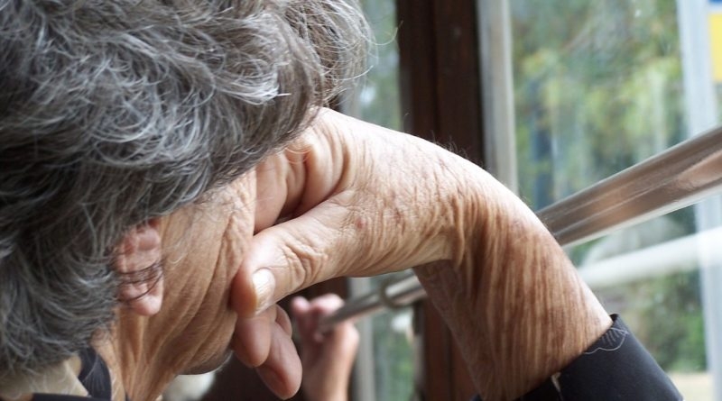 Stále více zaměstnanců pečuje o blízkou osobu. Projekt „Starám se a pracuji” jim nabízí podporu a pomoc více na: www.socialnipolitika.eu