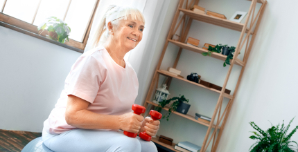 Cvičení na home office: doporučení, jak postupovat, abyste snížili riziko vzniku některé z častých poruch