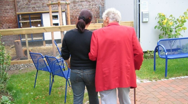 Důchodová komise se zabývala situací pečujících osob a možnostmi řešení jejich nízkých důchodů. Více na www.socialnipolitika.eu