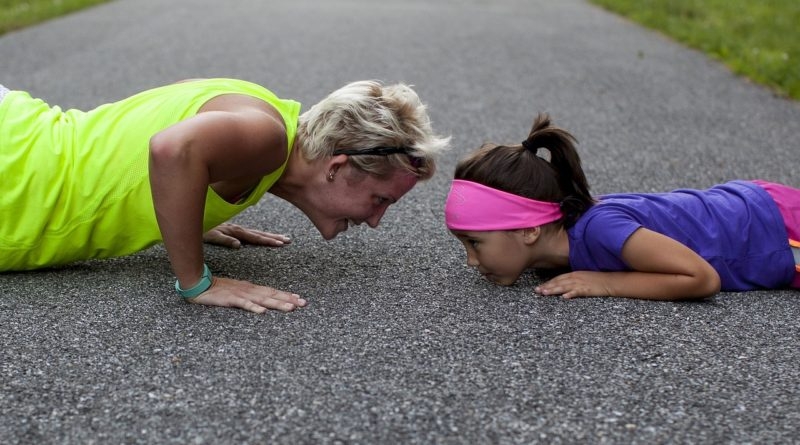 Komise pro spravedlivé důchody navrhla možnosti, jak ocenit ty, kteří pečovali o děti více na: www.socialnipolitika.eu