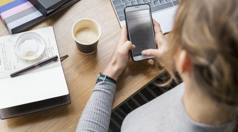 MPSV připravuje nový webový portál. Podání žádostí bude možné vyřídit online z domova. Více na www.socialnipolitika.eu