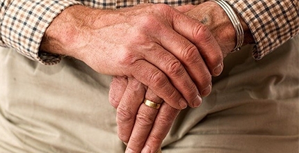 Pomocnou ruku pro domácí pečovatele nabízí nově SeniorCentrum Liberec. Více na: www.liberecka.drbna.cz