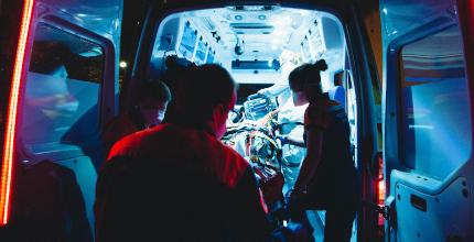 Pražská záchranka bude nově zajišťovat pacientům v metropoli mobilní paliativní péči